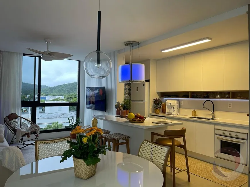 Foto 1 de Apartamento com 2 Quartos à venda, 90m² em Jurerê Internacional, Florianópolis