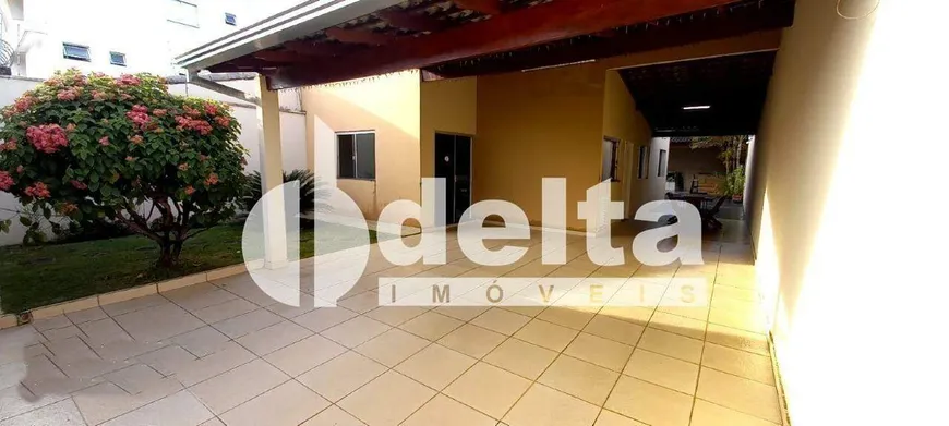 Foto 1 de Casa com 3 Quartos à venda, 140m² em Jardim Europa, Uberlândia