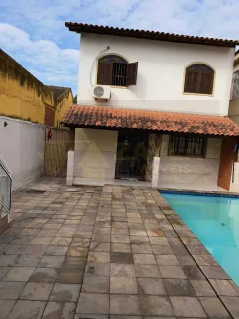 Foto 1 de Casa com 4 Quartos à venda, 180m² em Irajá, Rio de Janeiro