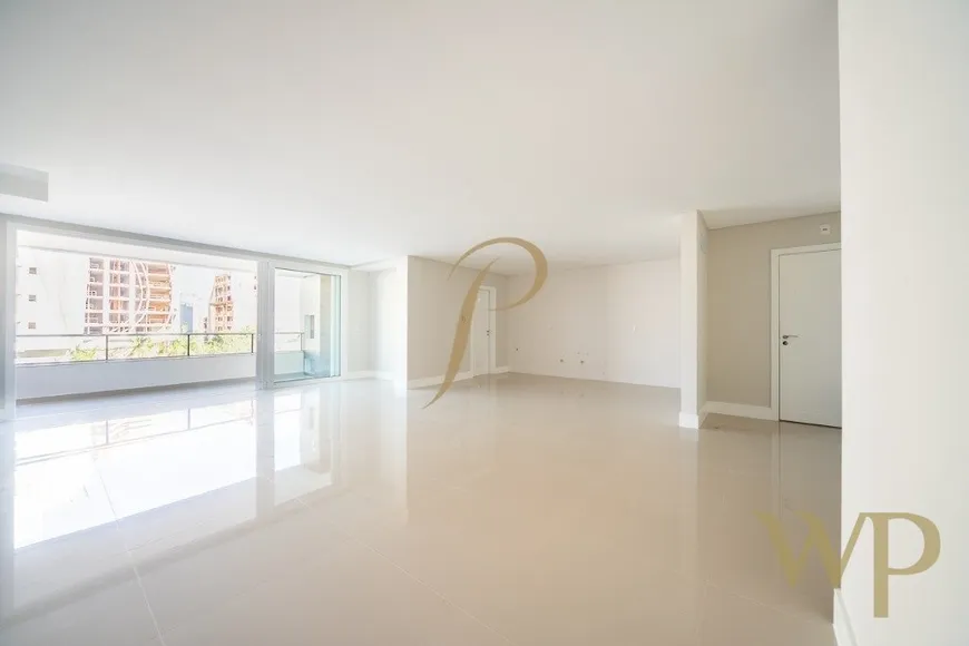 Foto 1 de Apartamento com 4 Quartos à venda, 185m² em América, Joinville