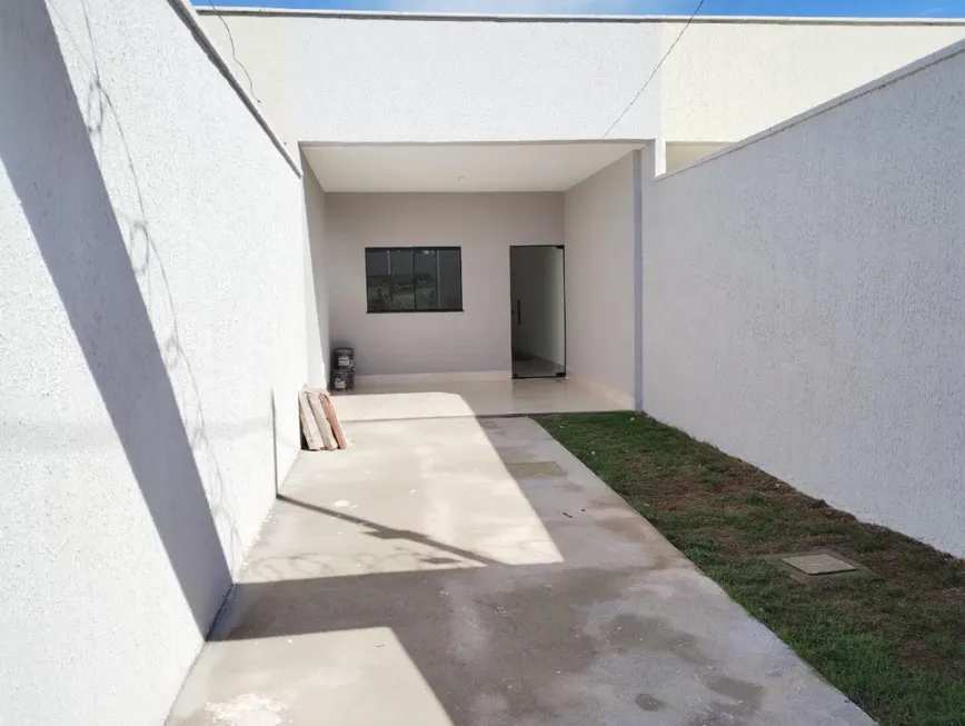 Foto 1 de Casa com 2 Quartos à venda, 88m² em Vila Rizzo, Goiânia