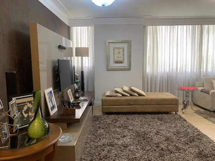 Foto 1 de Apartamento com 3 Quartos à venda, 130m² em Santa Cecília, São Paulo