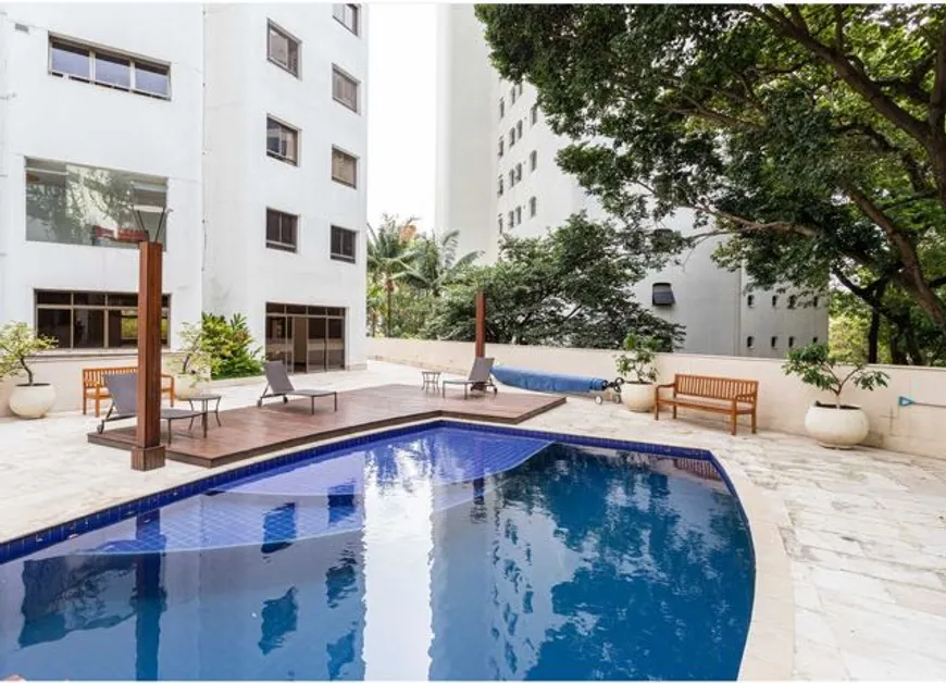 Foto 1 de Apartamento com 4 Quartos à venda, 303m² em Higienópolis, São Paulo