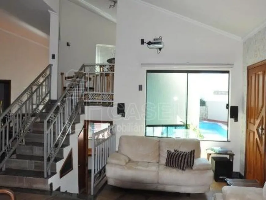 Foto 1 de Casa com 4 Quartos para alugar, 272m² em Vila Harmonia, Araraquara