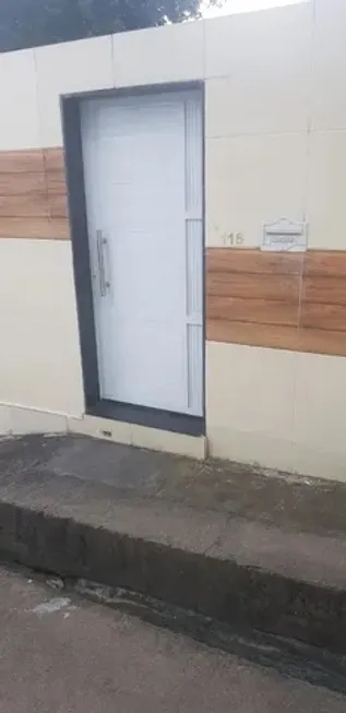 Foto 1 de Casa com 2 Quartos à venda, 100m² em Lobato, Salvador