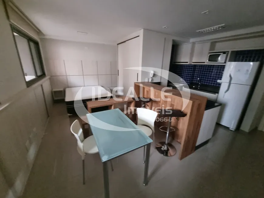 Foto 1 de Apartamento com 1 Quarto à venda, 32m² em Cristo Rei, Curitiba