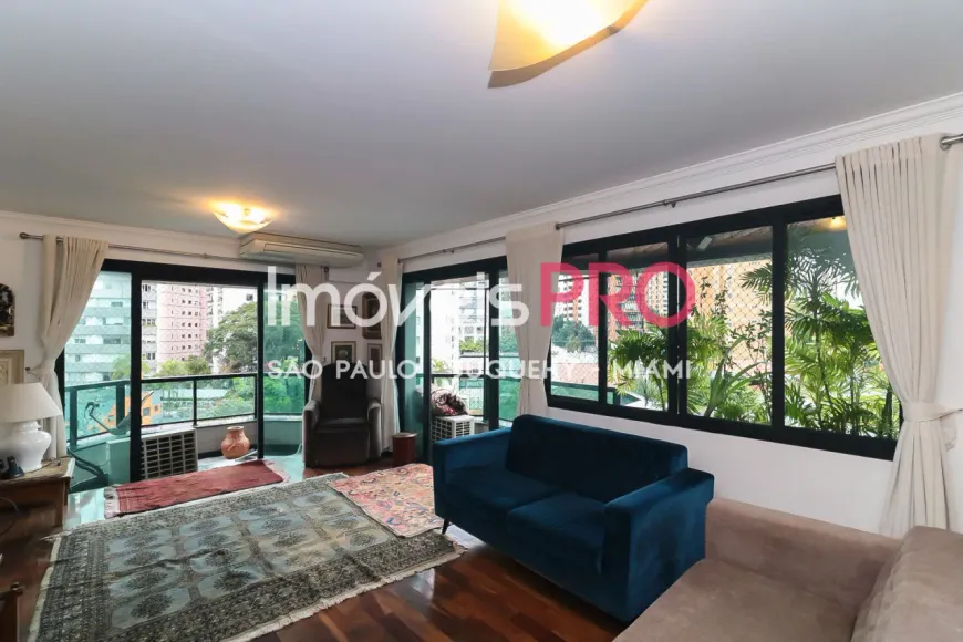 Foto 1 de Apartamento com 3 Quartos à venda, 193m² em Moema, São Paulo