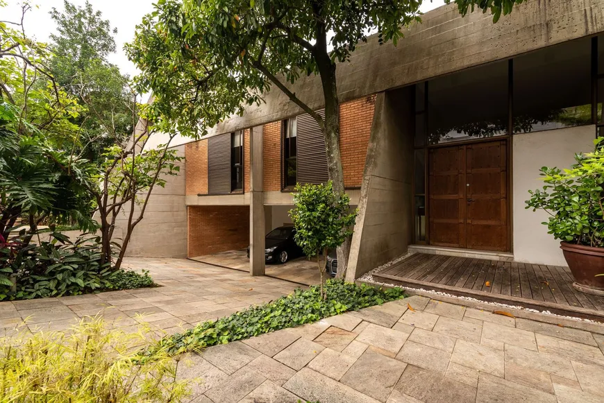 Foto 1 de Casa com 4 Quartos para venda ou aluguel, 885m² em Pacaembu, São Paulo