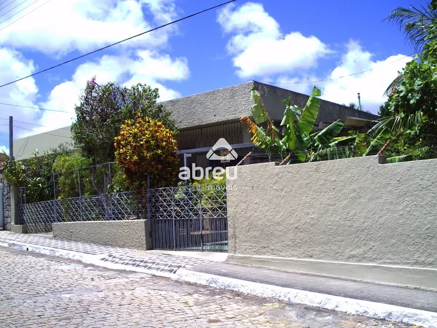 Foto 1 de Casa com 5 Quartos à venda, 140m² em Barro Vermelho, Natal