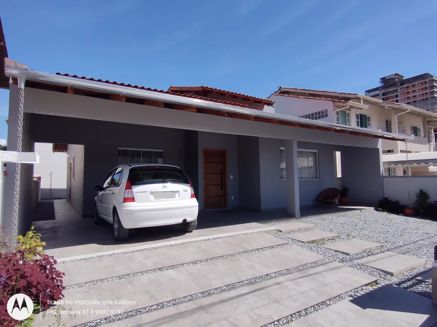 Foto 1 de Casa com 3 Quartos para alugar, 110m² em Perequê, Porto Belo
