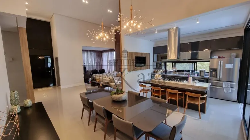 Foto 1 de Apartamento com 3 Quartos à venda, 300m² em Jardim do Golfe, São José dos Campos