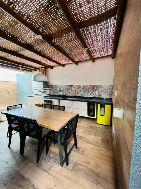 Foto 1 de Casa de Condomínio com 2 Quartos à venda, 128m² em Santa Mônica, Feira de Santana