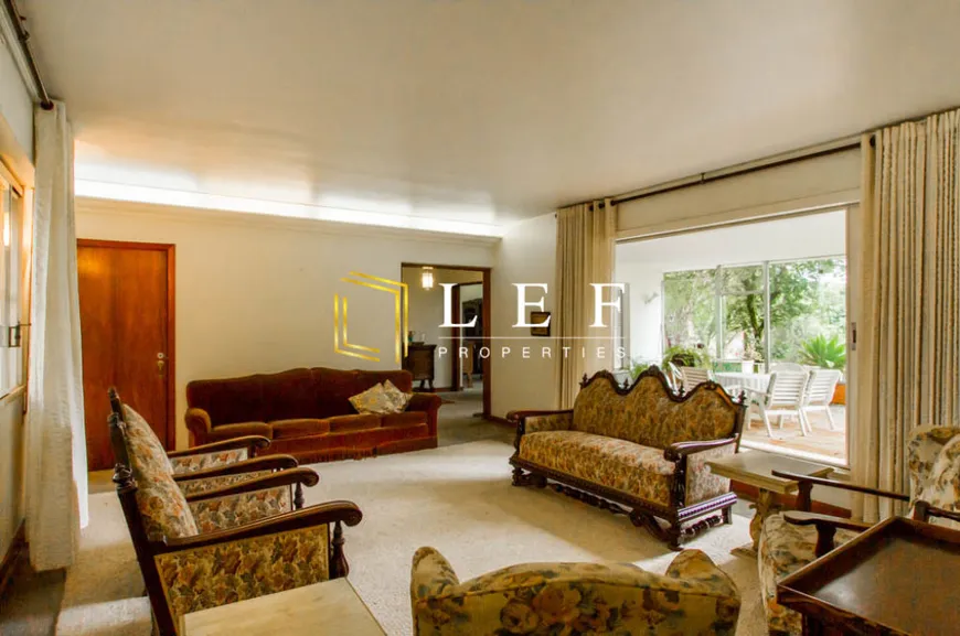 Foto 1 de Casa com 3 Quartos para venda ou aluguel, 619m² em Higienópolis, São Paulo