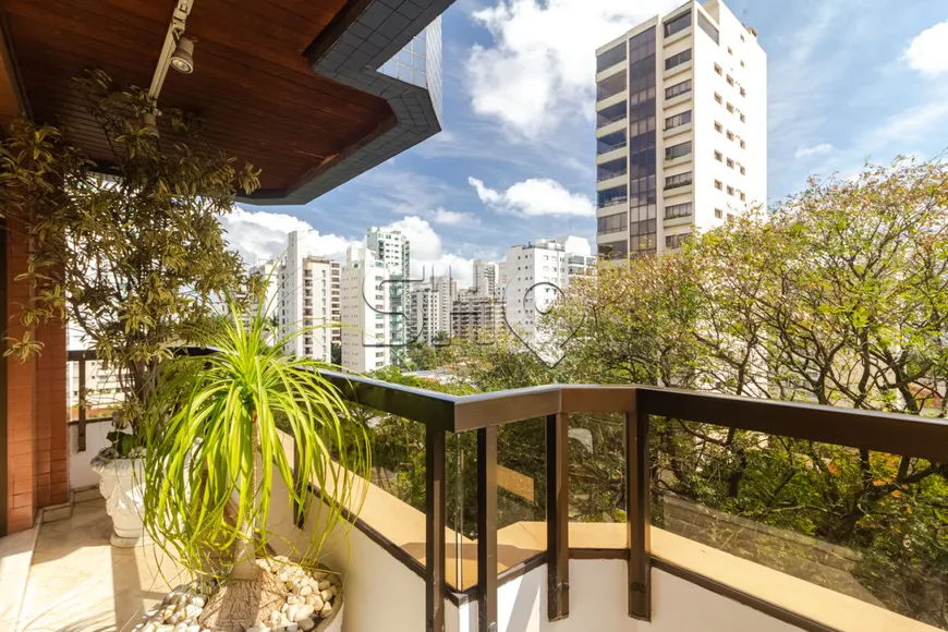 Foto 1 de Apartamento com 3 Quartos à venda, 233m² em Moema, São Paulo