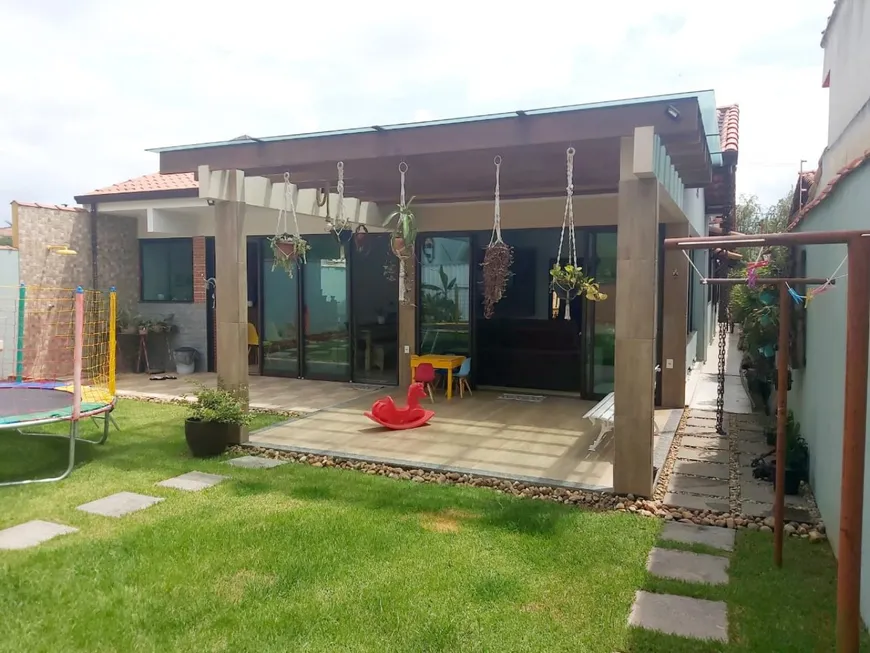 Foto 1 de Casa com 3 Quartos à venda, 220m² em Morada Colina, Resende