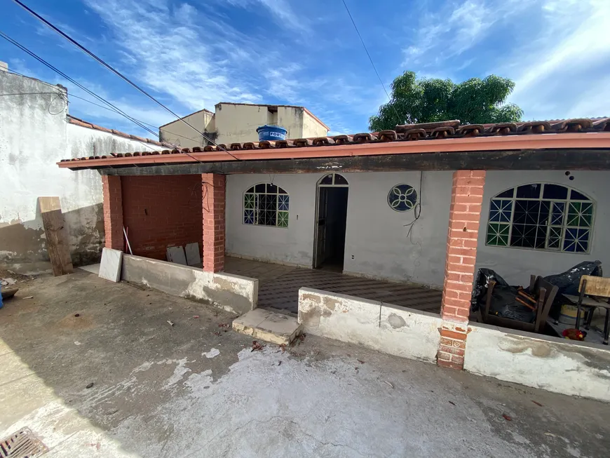 Foto 1 de Casa com 3 Quartos à venda, 300m² em Gra Duquesa, Governador Valadares