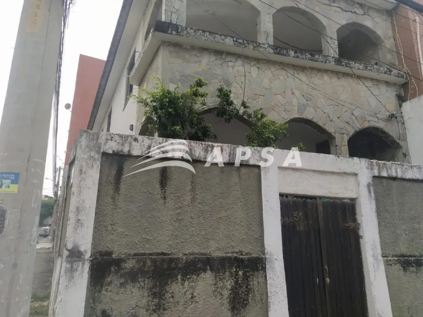Foto 1 de Casa com 4 Quartos para alugar, 355m² em Amaralina, Salvador