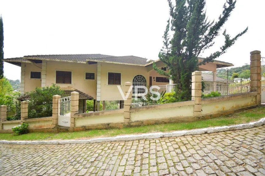 Foto 1 de Casa de Condomínio com 3 Quartos à venda, 207m² em Barra do Imbuí, Teresópolis