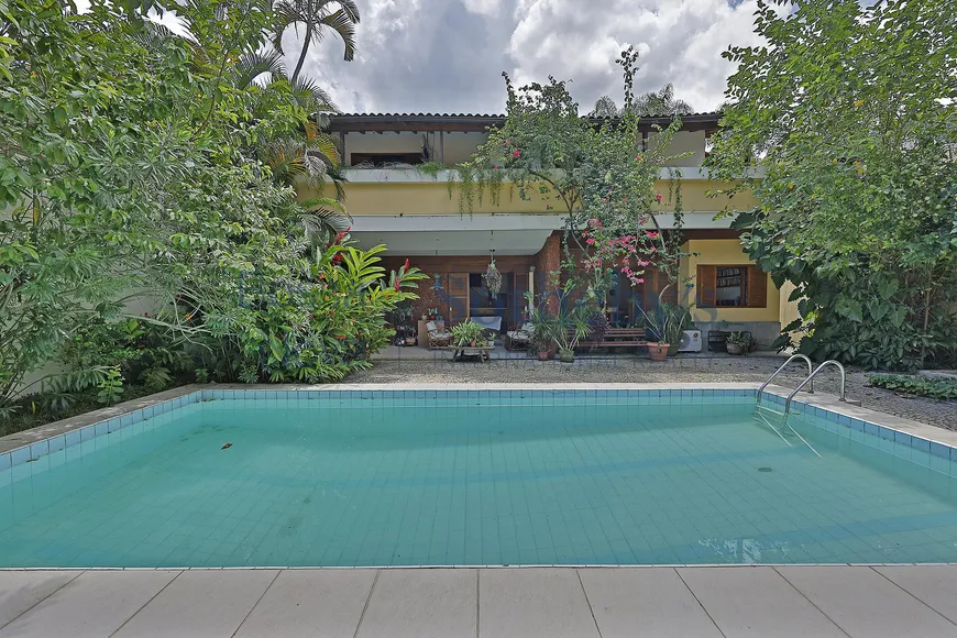 Foto 1 de Casa de Condomínio com 4 Quartos à venda, 460m² em Itanhangá, Rio de Janeiro