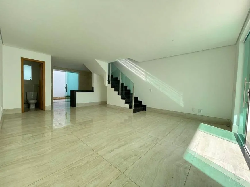 Foto 1 de Casa com 3 Quartos à venda, 162m² em Itapoã, Belo Horizonte