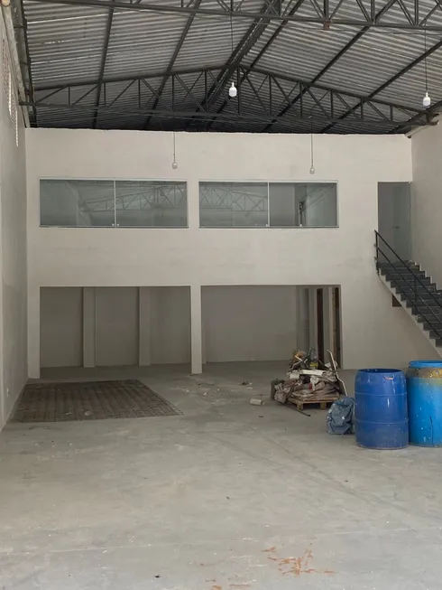 Foto 1 de Galpão/Depósito/Armazém para alugar, 300m² em Cidade Jardim Cumbica, Guarulhos