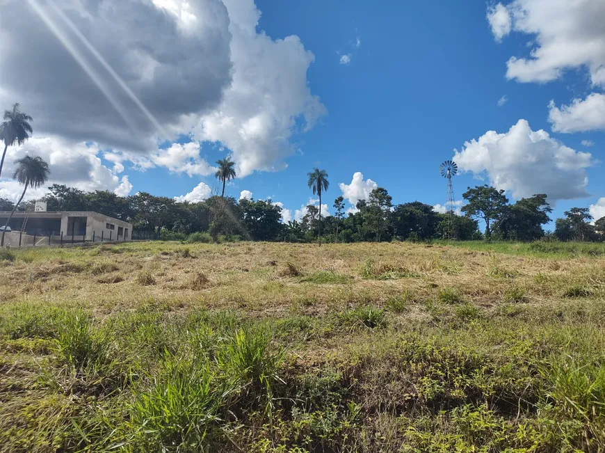 Foto 1 de Fazenda/Sítio à venda, 2029m² em Condomínio Águas da serra, Hidrolândia