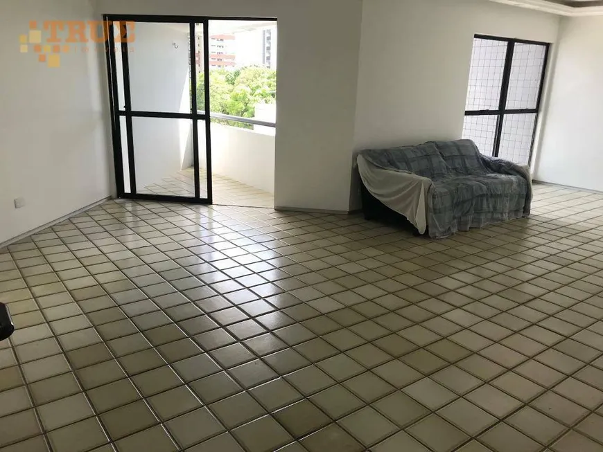 Foto 1 de Apartamento com 4 Quartos à venda, 150m² em Casa Forte, Recife