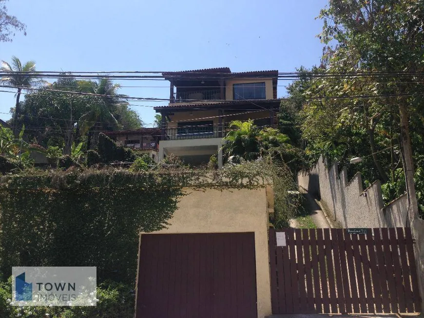 Foto 1 de Casa com 4 Quartos à venda, 300m² em Marazul, Niterói
