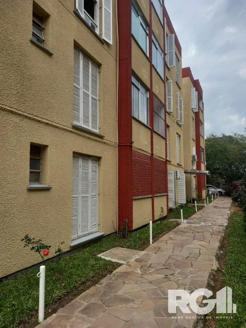 Foto 1 de Apartamento com 2 Quartos à venda, 62m² em Teresópolis, Porto Alegre