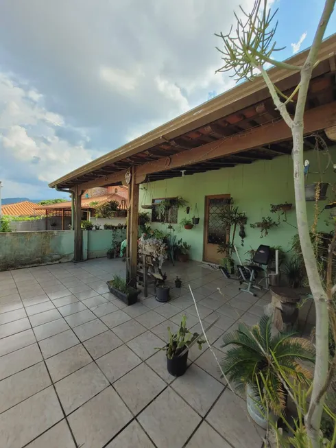 Foto 1 de Casa com 3 Quartos à venda, 275m² em Teixeira Dias, Belo Horizonte