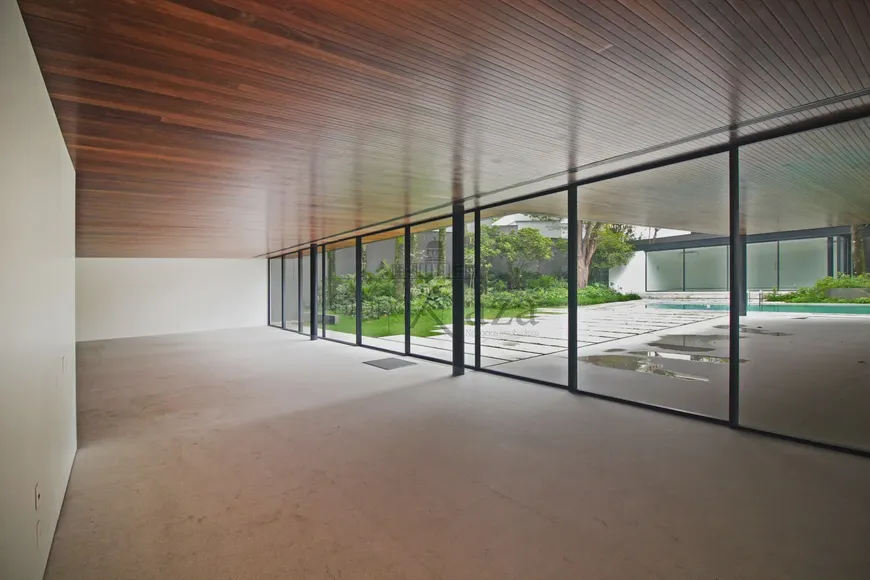 Foto 1 de Casa com 4 Quartos à venda, 900m² em Jardim Europa, São Paulo