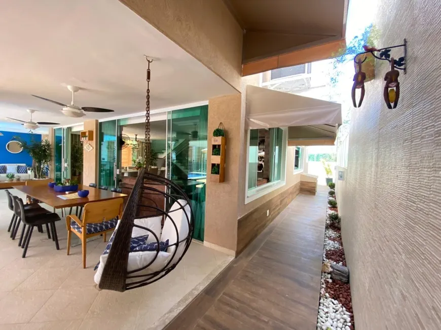 Foto 1 de Casa de Condomínio com 4 Quartos à venda, 230m² em Buraquinho, Lauro de Freitas