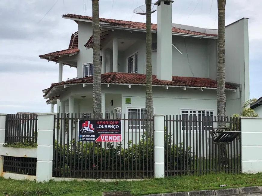 Foto 1 de Sobrado com 3 Quartos à venda, 350m² em Ubatuba, São Francisco do Sul