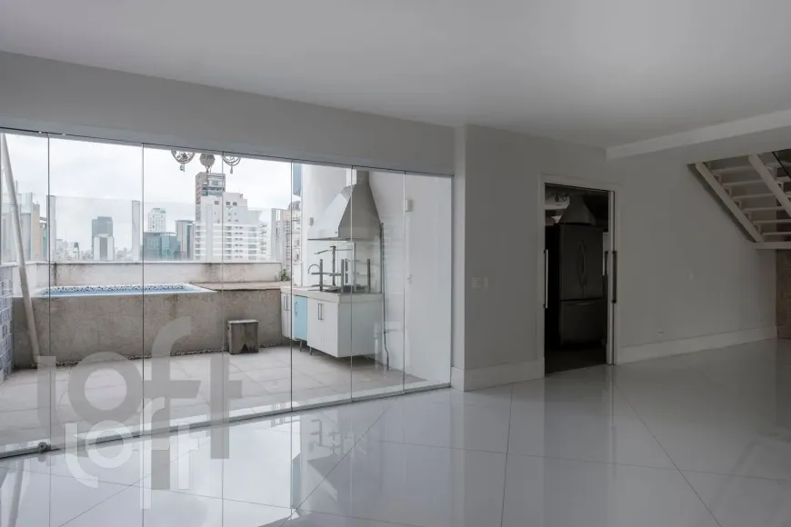 Foto 1 de Apartamento com 3 Quartos à venda, 250m² em Itaim Bibi, São Paulo