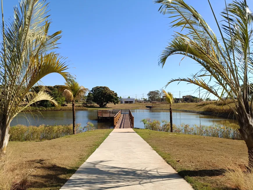 Foto 1 de Lote/Terreno à venda, 334m² em Centro, Trindade