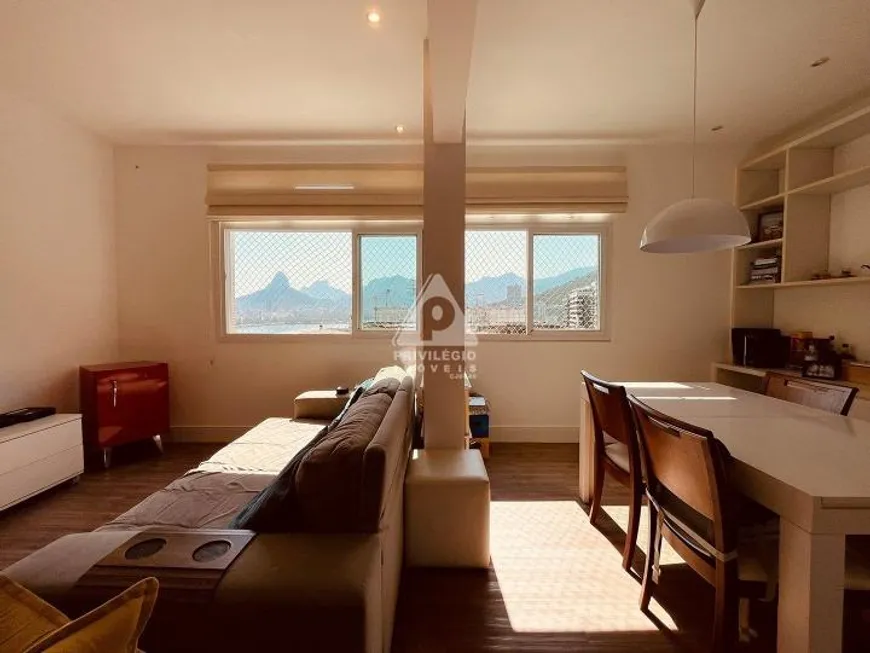 Foto 1 de Apartamento com 2 Quartos à venda, 71m² em Lagoa, Rio de Janeiro