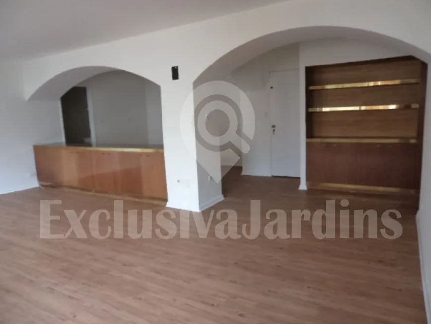 Foto 1 de Apartamento com 2 Quartos para alugar, 126m² em Cerqueira César, São Paulo