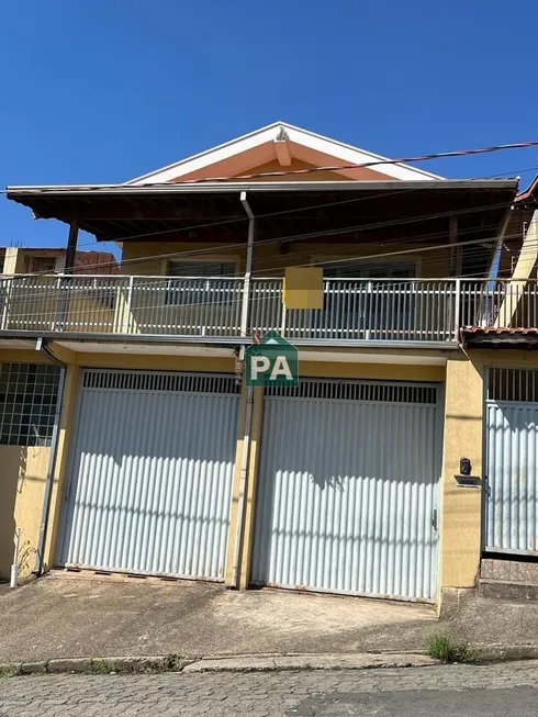 Foto 1 de Casa com 3 Quartos à venda, 228m² em Santo André, Poços de Caldas