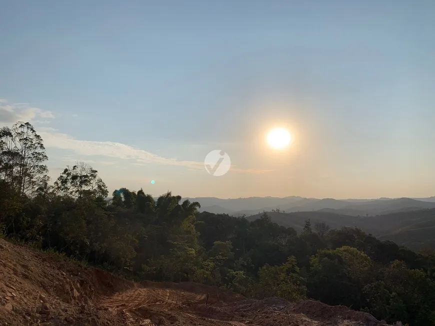 Foto 1 de Lote/Terreno à venda, 1880m² em Arvoredo, Nova Lima