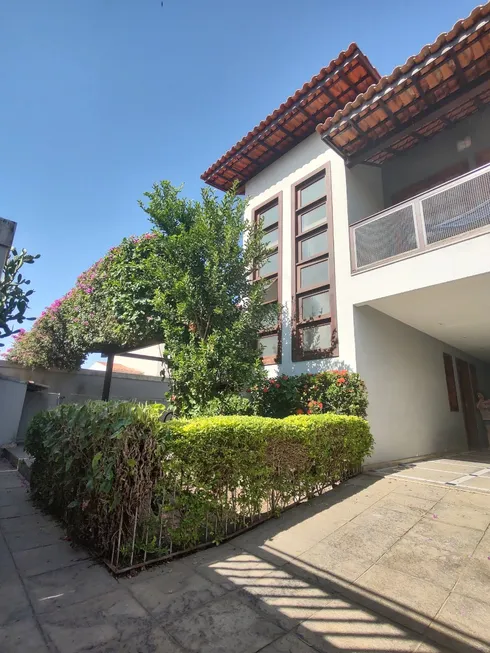 Foto 1 de Casa com 3 Quartos à venda, 426m² em Alphaville, Campos dos Goytacazes