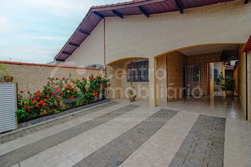 Foto 1 de Casa com 2 Quartos à venda, 105m² em Nova Peruíbe, Peruíbe