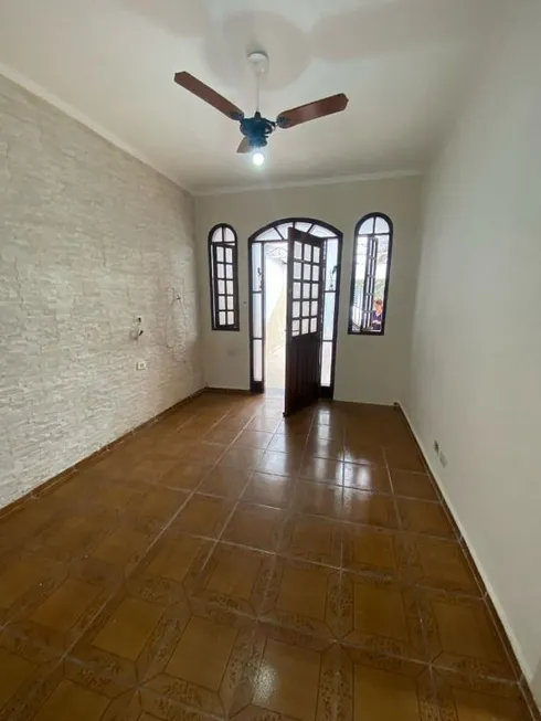 Foto 1 de Casa com 3 Quartos para alugar, 80m² em Alves Dias, São Bernardo do Campo