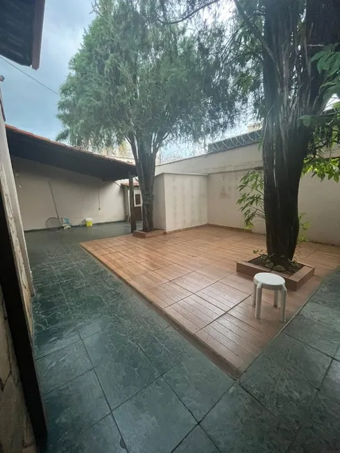 Foto 1 de Sobrado com 3 Quartos para venda ou aluguel, 195m² em Jardim Sumare, Ribeirão Preto