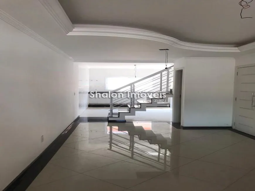 Foto 1 de Casa com 3 Quartos à venda, 160m² em Vila Romano, São Paulo