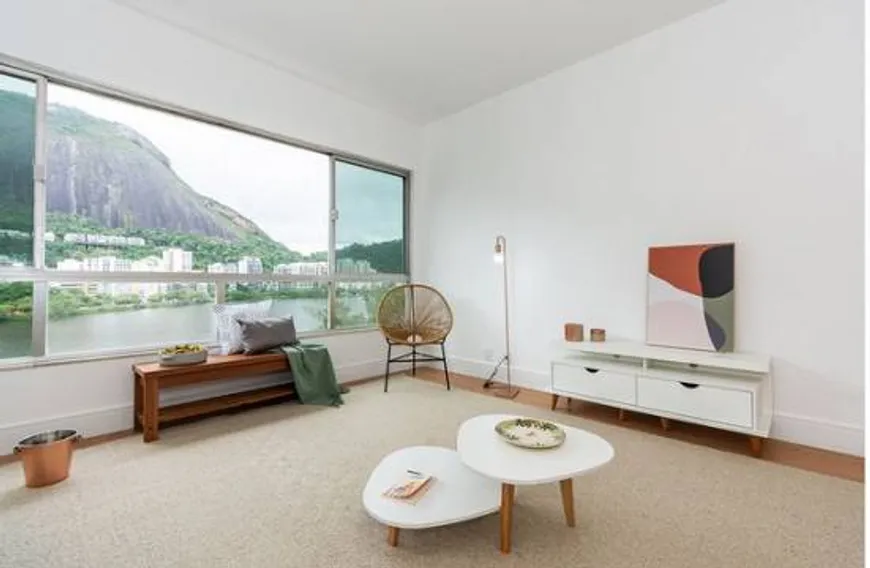 Foto 1 de Apartamento com 3 Quartos à venda, 150m² em Lagoa, Rio de Janeiro