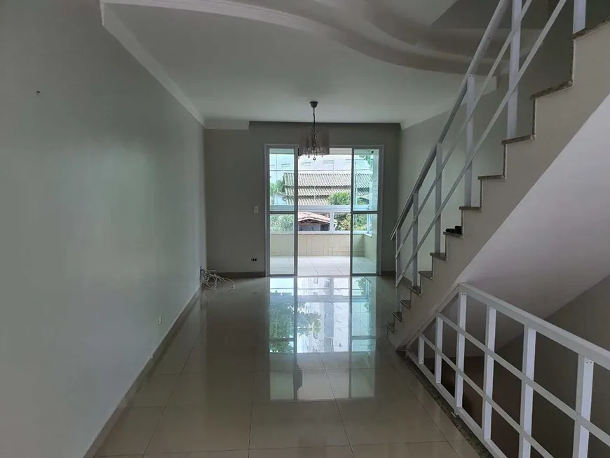 Foto 1 de Casa com 3 Quartos para alugar, 90m² em Ponta da Praia, Santos