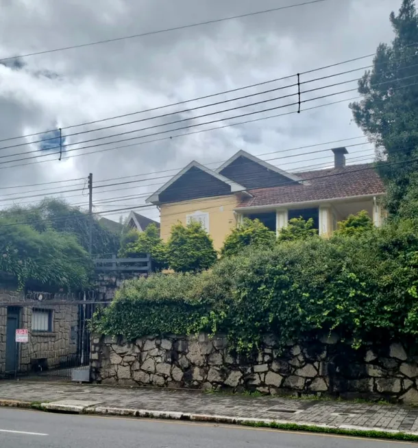 Foto 1 de Casa com 7 Quartos à venda, 250m² em Capivari, Campos do Jordão