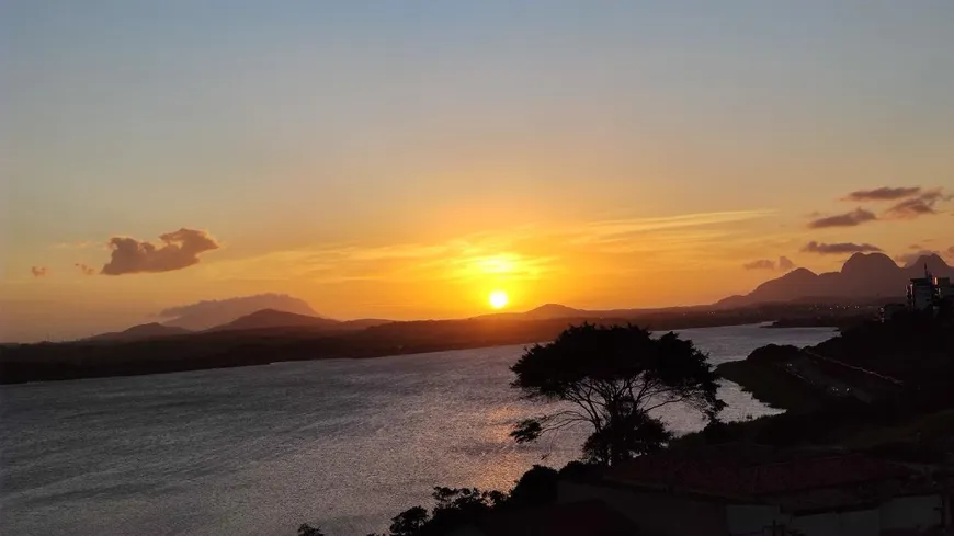 Foto 1 de Cobertura com 3 Quartos à venda, 100m² em Granja dos Cavaleiros, Macaé