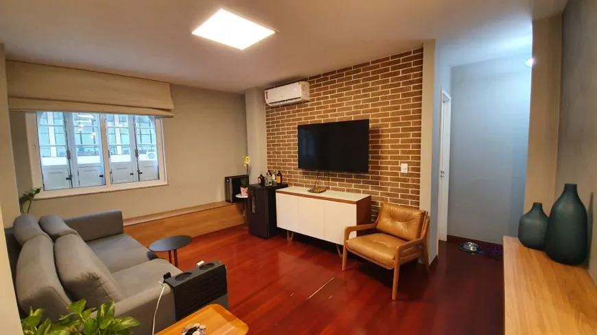 Foto 1 de Apartamento com 2 Quartos para alugar, 80m² em Copacabana, Rio de Janeiro