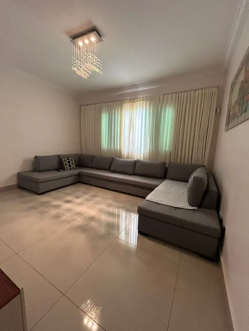 Foto 1 de Casa com 3 Quartos à venda, 360m² em Jardim Presidente, Goiânia